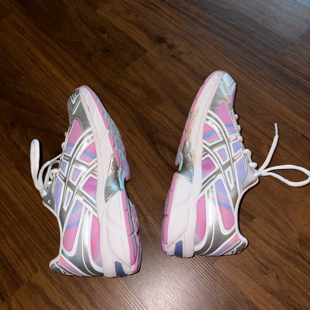 ASICS - Picture 3 of 3